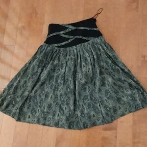 Stylish Black and Green Patterned Dress